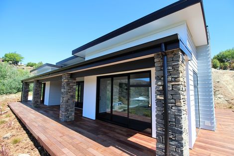 Photo of property in 21 Craig Place, Bridge Hill, Alexandra, 9320