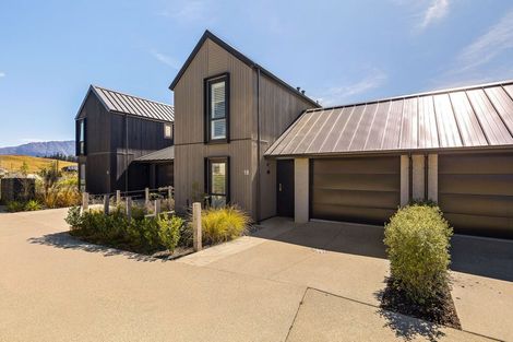 Photo of property in 18 Chapman Way, Jacks Point, 9371