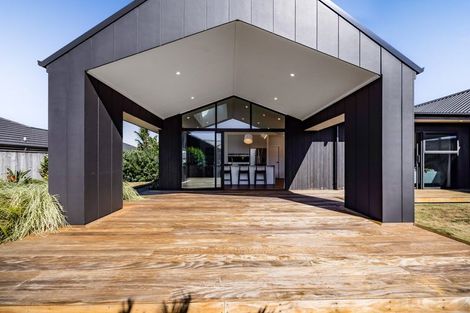 Photo of property in 27 Keene Drive, Bell Block, New Plymouth, 4312