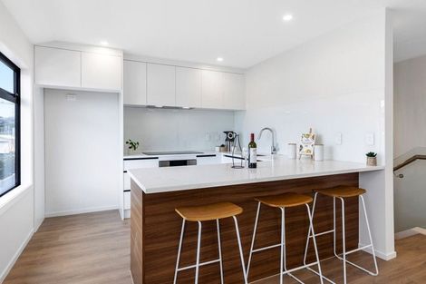 Photo of property in 70 Portage Road, New Lynn, Auckland, 0600