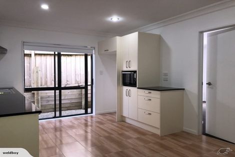 Photo of property in 43 Medallion Drive, Oteha, Auckland, 0632