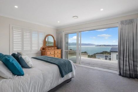Photo of property in 30 Grumman Lane, Newlands, Wellington, 6037