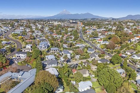 Photo of property in 27d Lorna Street, Lynmouth, New Plymouth, 4310