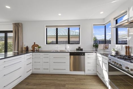 Photo of property in 103 Inwoods Close, Parklands, Christchurch, 8083