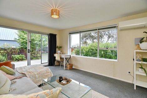Photo of property in 1/40 Prestons Road, Redwood, Christchurch, 8051