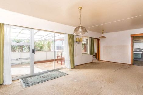 Photo of property in 8 Sarona Avenue, Glen Eden, Auckland, 0602