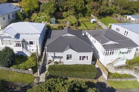 Photo of property in 16 Woburn Road, Northland, Wellington, 6012