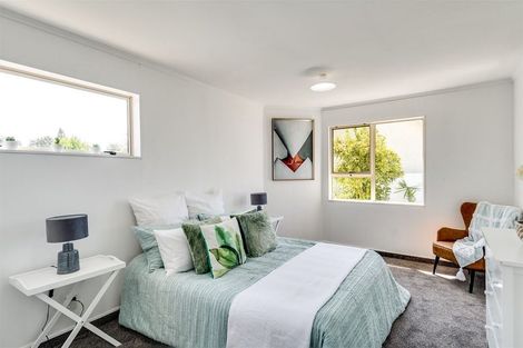 Photo of property in 3 Cambridge Terrace, Taradale, Napier, 4112