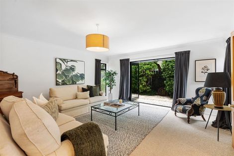 Photo of property in 33 Makora Street, Fendalton, Christchurch, 8041