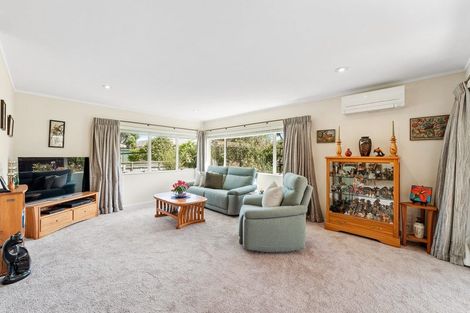 Photo of property in 39 Lakeside Drive, Orewa, 0931