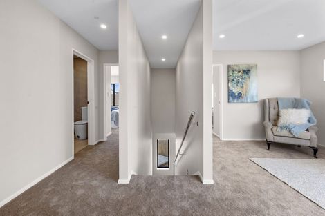 Photo of property in 50 Sandgate Avenue, Botany Downs, Auckland, 2010