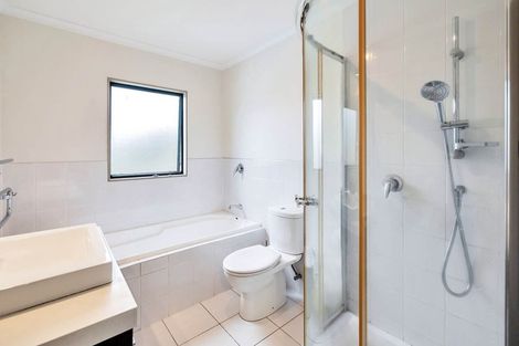 Photo of property in 43 San Marino Drive West, Henderson, Auckland, 0612