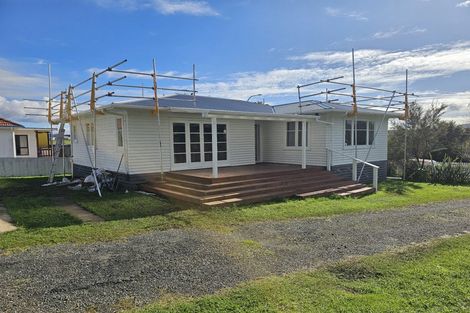 Photo of property in 1 Whimp Avenue, Onerahi, Whangarei, 0110