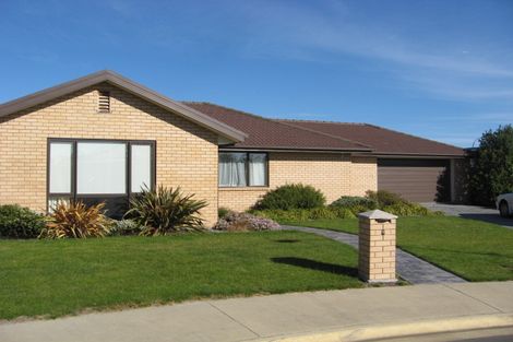 Photo of property in 7 Ross Place, Northwood, Christchurch, 8051