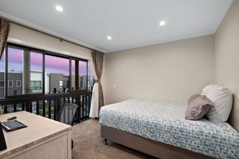 Photo of property in 14 Sacred Kingfisher Road, Hobsonville, Auckland, 0616