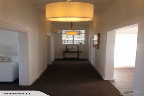 Photo of property in 266 Queens Drive, Lyall Bay, Wellington, 6022