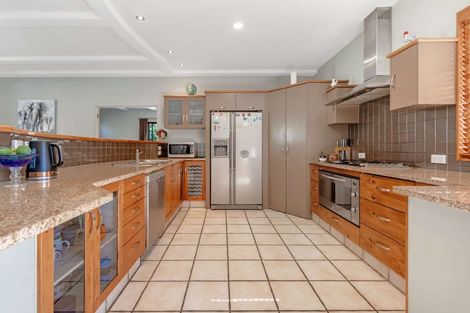 Photo of property in 8 Piha Close, Papamoa Beach, Papamoa, 3118