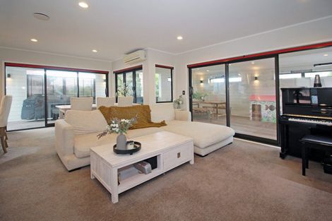 Photo of property in 30 Corunna Road, Milford, Auckland, 0620
