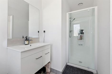 Photo of property in 10 Mahi Road, Helensville, 0800