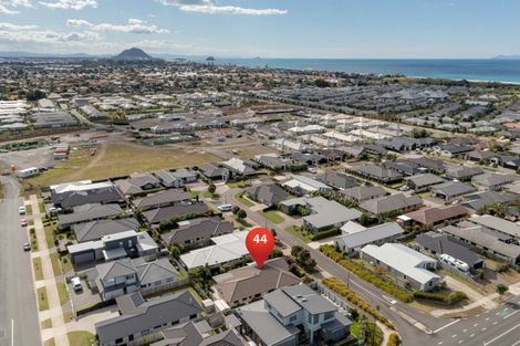 Photo of property in 44 Hiria Crescent, Papamoa Beach, Papamoa, 3118
