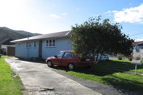 Photo of property in 5 Halifax Street, Wainuiomata, Lower Hutt, 5014