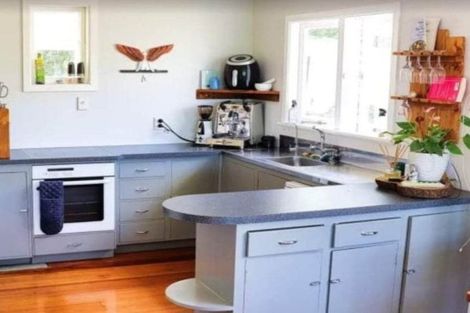 Photo of property in 28 Domain Road, Waipawa, 4210