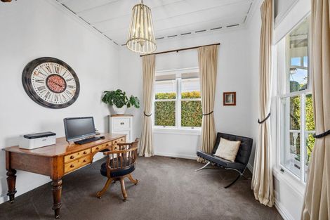 Photo of property in 9 Tui Glen Road, Birkenhead, Auckland, 0626