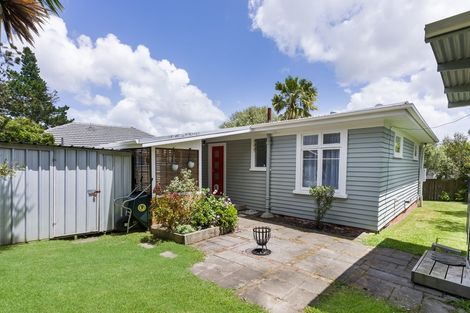 Photo of property in 41 Brandon Road, Glen Eden, Auckland, 0602