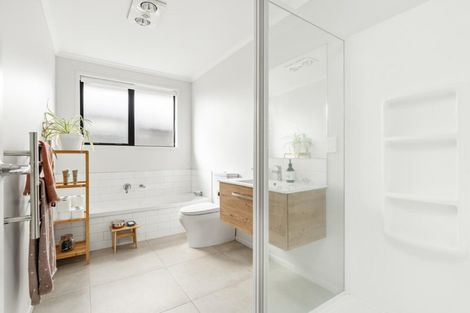 Photo of property in 24 Raynor Crescent, Pyes Pa, Tauranga, 3112