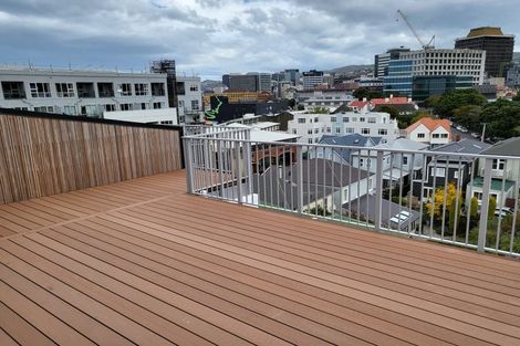 Photo of property in Endeavour Apartments, 125u5 Thorndon Quay, Pipitea, Wellington, 6011