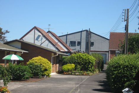 Photo of property in 1/5a Tobruk Crescent, Milford, Auckland, 0620