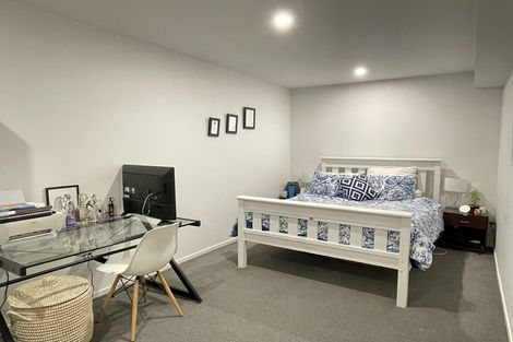 Photo of property in 2/4 Mcquoid Place, Glenfield, Auckland, 0629
