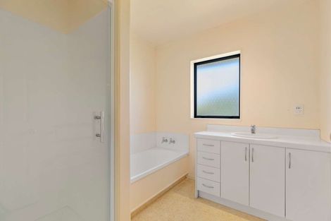 Photo of property in 10 Magnolia Drive, Waiuku, 2123