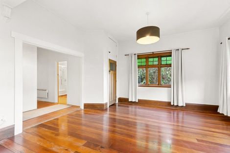 Photo of property in 6 Governor Road, Northland, Wellington, 6012