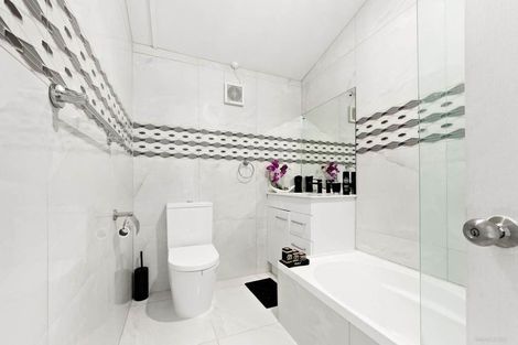 Photo of property in 22 Clover Drive, Henderson, Auckland, 0610