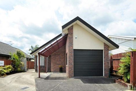 Photo of property in 143a Colwill Road, Massey, Auckland, 0614