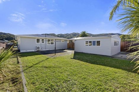 Photo of property in 40 Momona Street, Wainuiomata, Lower Hutt, 5014