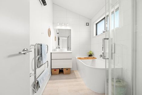 Photo of property in 1 Colenso Place, Otaki Beach, Otaki, 5512