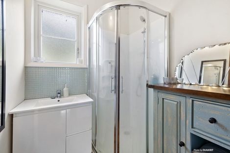 Photo of property in 9 Kaihuia Terrace, Northland, Wellington, 6012