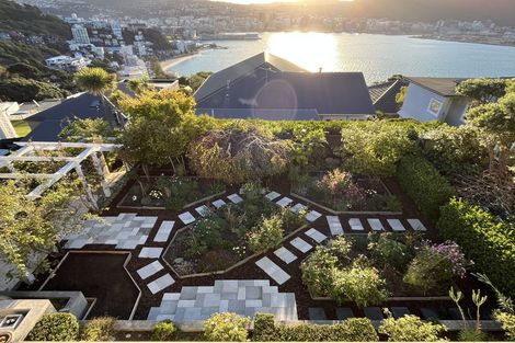 Photo of property in 45 The Crescent, Roseneath, Wellington, 6011