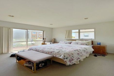 Photo of property in 15 Merlot Way, Te Atatu South, Auckland, 0610