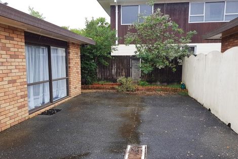 Photo of property in 15c Roberts Road, Te Atatu South, Auckland, 0610
