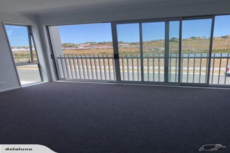 Photo of property in 40 Owen Chapman Drive, Red Beach, 0932