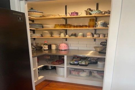 Photo of property in 138 Mana Esplanade, Paremata, Porirua, 5026