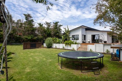 Photo of property in 47 Hollis Road, Paraparaumu Beach, Paraparaumu, 5032