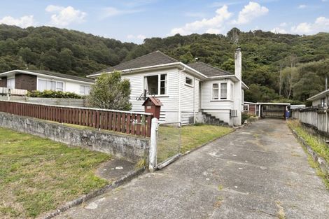 Photo of property in 28 Kowhai Street, Wainuiomata, Lower Hutt, 5014