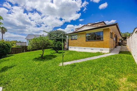 Photo of property in 6 Majesty Place, Half Moon Bay, Auckland, 2012