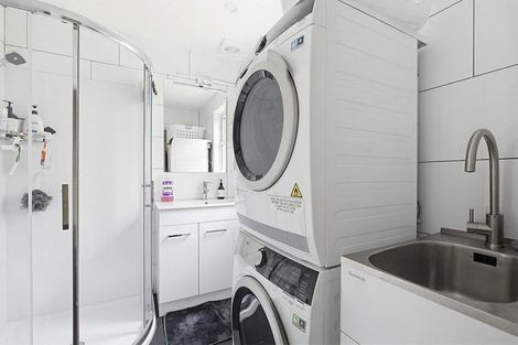 Photo of property in 112b Newlands Road, Newlands, Wellington, 6037
