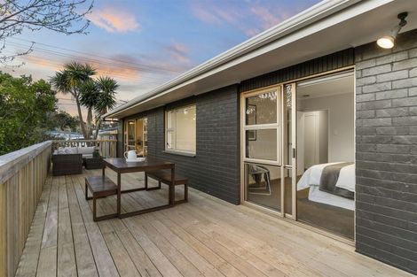 Photo of property in 68 Roberts Road, Glenfield, Auckland, 0629