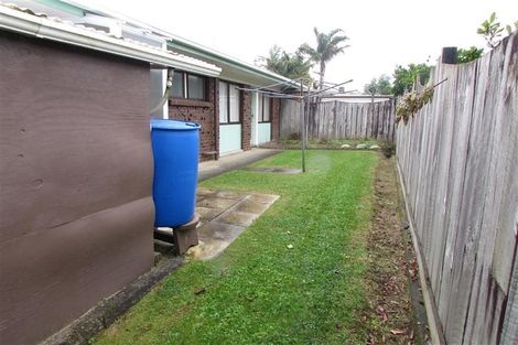Photo of property in 2/42 Frank Evans Place, Henderson, Auckland, 0610
